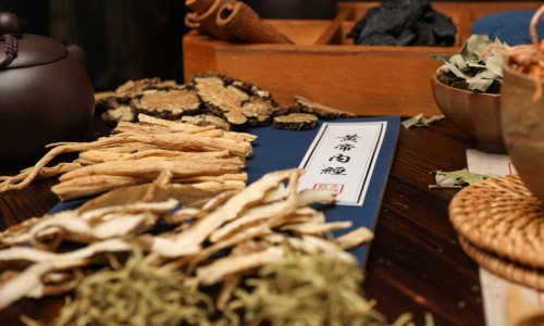 硫酸软骨素对关节痛有效果吗-硫酸软骨素对关节痛有效果吗、硫酸软骨素加钙片的功效和作用 -硫酸软骨素钙对关节的功效是网